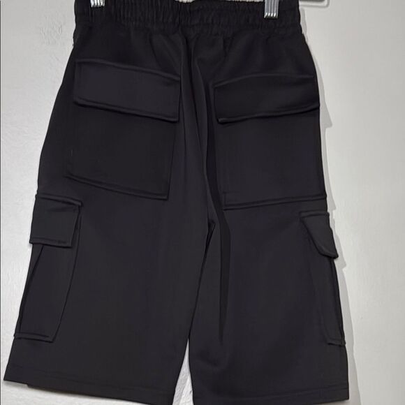 Black Cargo Shorts size 10/12 - Picture 10 of 10